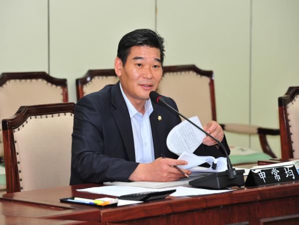 2010예산결산특별위원회 회기모습 대표이미지