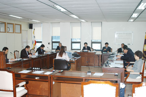 예산결산특별위원
회 회의장면모습
(2005.9.12) 대표이미지