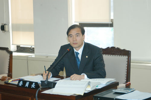 2007년도 예산결산특별위원회 진행하는 모습 대표이미지