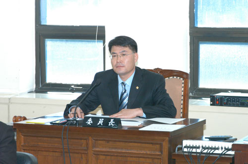 복지건설상임위원회 진행하는 모습 대표이미지