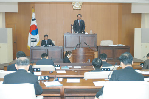 제152회 본회의장에서 대표이미지