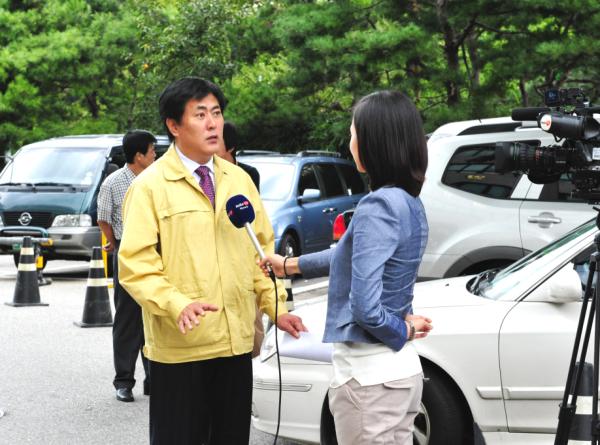 특별재난지역 선포 촉구관련 위형운의장 양천방송 기자회견 대표이미지