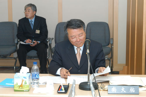 행정사무감사장에서 대표이미지