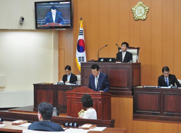 제201회 양천구의회 임시회 심광식 의회운영위원회 심사보고 대표이미지