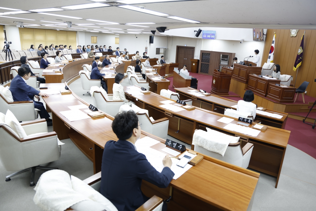 제323회 임시회 제2차 본회의 이미지(2)