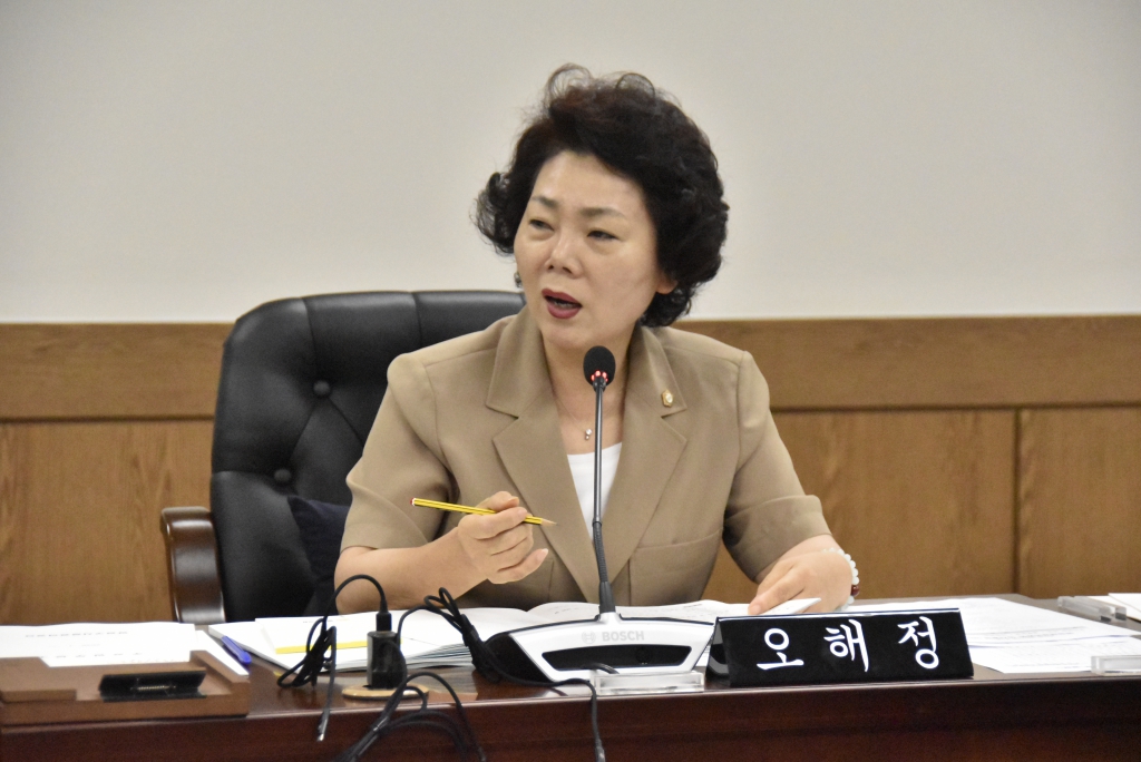 제323회 임시회 행정재경위원회 이미지(8)