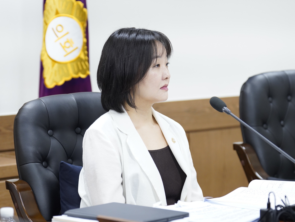 제323회 임시회 복지건설위원회 이미지(3)
