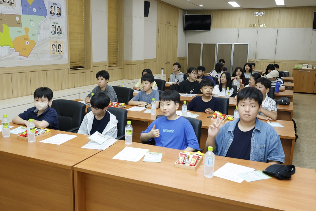 2026년 양천구의회 어린이, 청소년 모의의회 - 신서초 이미지(4)
