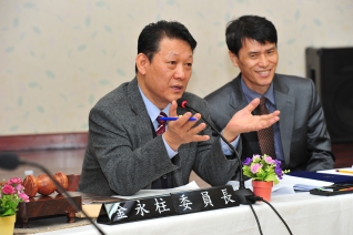 행정사무감사 질의 모습 대표이미지
