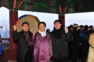 2011년 용왕산 해맞이 행사 의원 참석 대표이미지