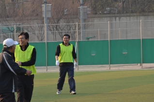구의회 구청간 친선 축구대회 개최(해누리축구장) 대표이미지