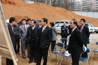 제171회 임시회 중 계남근린공원 다목적체육관 신축공사장에서
현장 의정활동하는 모습 대표이미지