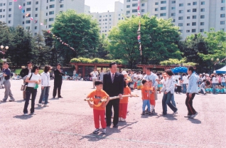 동심으로 어린이들
과 함께..... 대표이미지