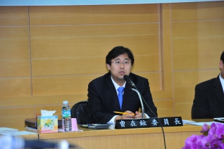 행정사무감사 질의 모습 대표이미지