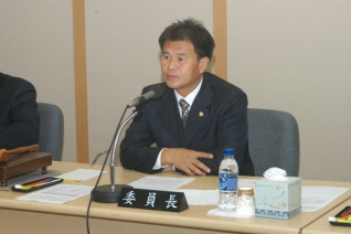 복지건설위원회 2007년도 행정사무감사하는 모습 대표이미지