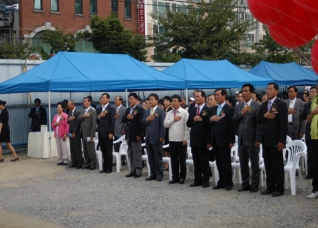 ◎ 신월5동주민센터 건립 기공식

  - 일  시 : 2009년 9월 28일(금) 오후 3시
  - 참석자 :  정욱채의원, 백금만의원, 김종화의원,
              김재천의원, 문병상의원, 박정옥의원   대표이미지