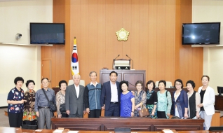 체조교실회원 양천구의회 방문(2) 대표이미지