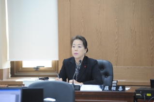 221회 정례회 예산결산 위원회 위원장 회의모습 대표이미지