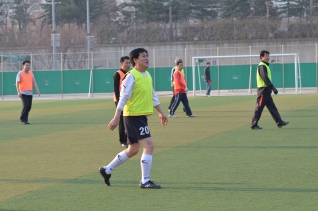 구의회 구청간 친선 축구대회 개최(해누리축구장) 대표이미지