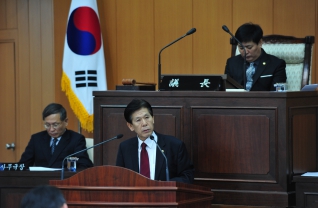 제196회 임시회 제2차 본회의 구정질문 모습 대표이미지