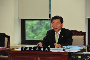 2010예산결산특별위원회 회기모습 대표이미지