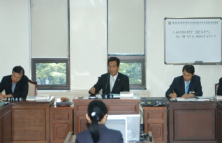 제184회 양천구의회 제1차 정례회
박정옥 의원 예산결산특별위원회
위원장 선임 대표이미지