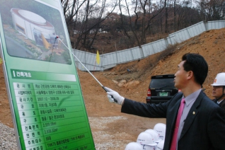 제171회 임시회 중 계남근린공원 다목적체육관 신축공사장에서
현장 의정활동하는 모습 대표이미지