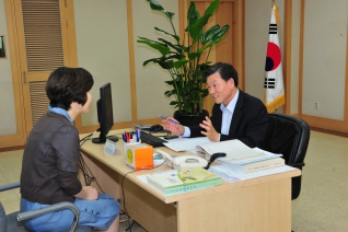 2011년 예산결산 검사장 모습 대표이미지