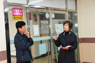 임옥연부의장 신정7동 양천아파트 현장민원실 방문 대표이미지
