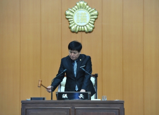 제196회 임시회 제2차 본회의 위형운의장 진행모습 대표이미지
