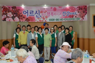 신정3동 새마을부녀회 어르신 삼계탕 식사 봉사 대표이미지