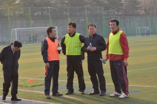 구의회 구청간 친선 축구대회 개최(해누리축구장) 대표이미지