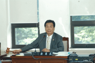 예산결산특별위원회 진행하는 모습 대표이미지
