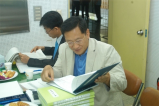 시설관리공단 구민체육센터 현장조사 특위활동을 하고 있는 모습 
 
 
 
 대표이미지