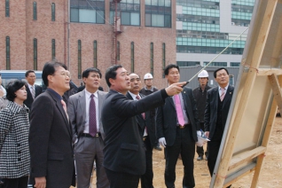 제171회 임시회 중 계남근린공원 다목적체육관 신축공사장에서
현장 의정활동하는 모습 대표이미지