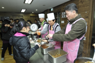환경부장관 신목복지관 배식봉사 참석 대표이미지