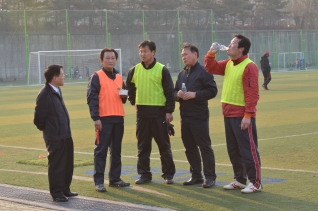 구의회 구청간 친선 축구대회 개최(해누리축구장) 대표이미지