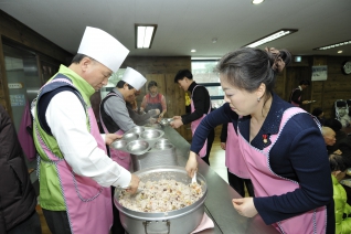 환경부장관 신목복지관 배식봉사 참석 대표이미지