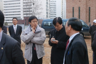 제171회 임시회 중 계남근린공원 다목적체육관 신축공사장에서
현장 의정활동하는 모습 대표이미지