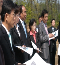 o 제182회 양천구의회 임시회 복지건설위 의정활동
 - 일  시 : 2009. 4. 28(목) 09:30 ~
 - 대  상 : 복지건설위원회 위원 및 구청 관계공무원
 - 방문지
   . 구립노인요양시설 건립 현장(사회복지과)
   . 신정3동지구 국민임대주택단지 건설현장(균형개발과)  대표이미지