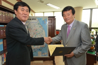 2010년 세입세출 결산검사위원 위촉식 대표이미지