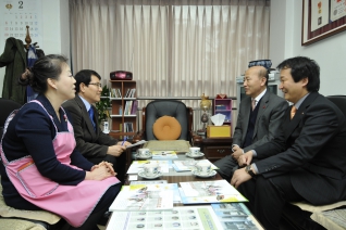 환경부장관 신목복지관 배식봉사 참석 대표이미지
