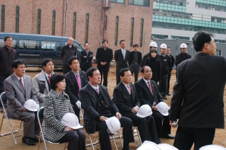 제171회 임시회 중 계남근린공원 다목적체육관 신축공사장에서
현장 의정활동하는 모습 대표이미지